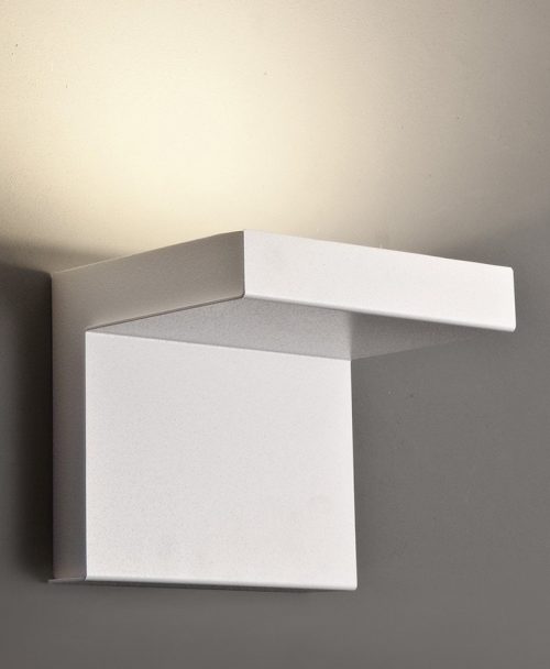 Exenia Step: applique parete da Vegliolux, un marchio del gruppo Idrocentro, gli specialisti di illuminazione e elettroforniture. Acquista nei nostri punti vendita di Piemonte, Liguria, Lombardia e Valle d'Aosta